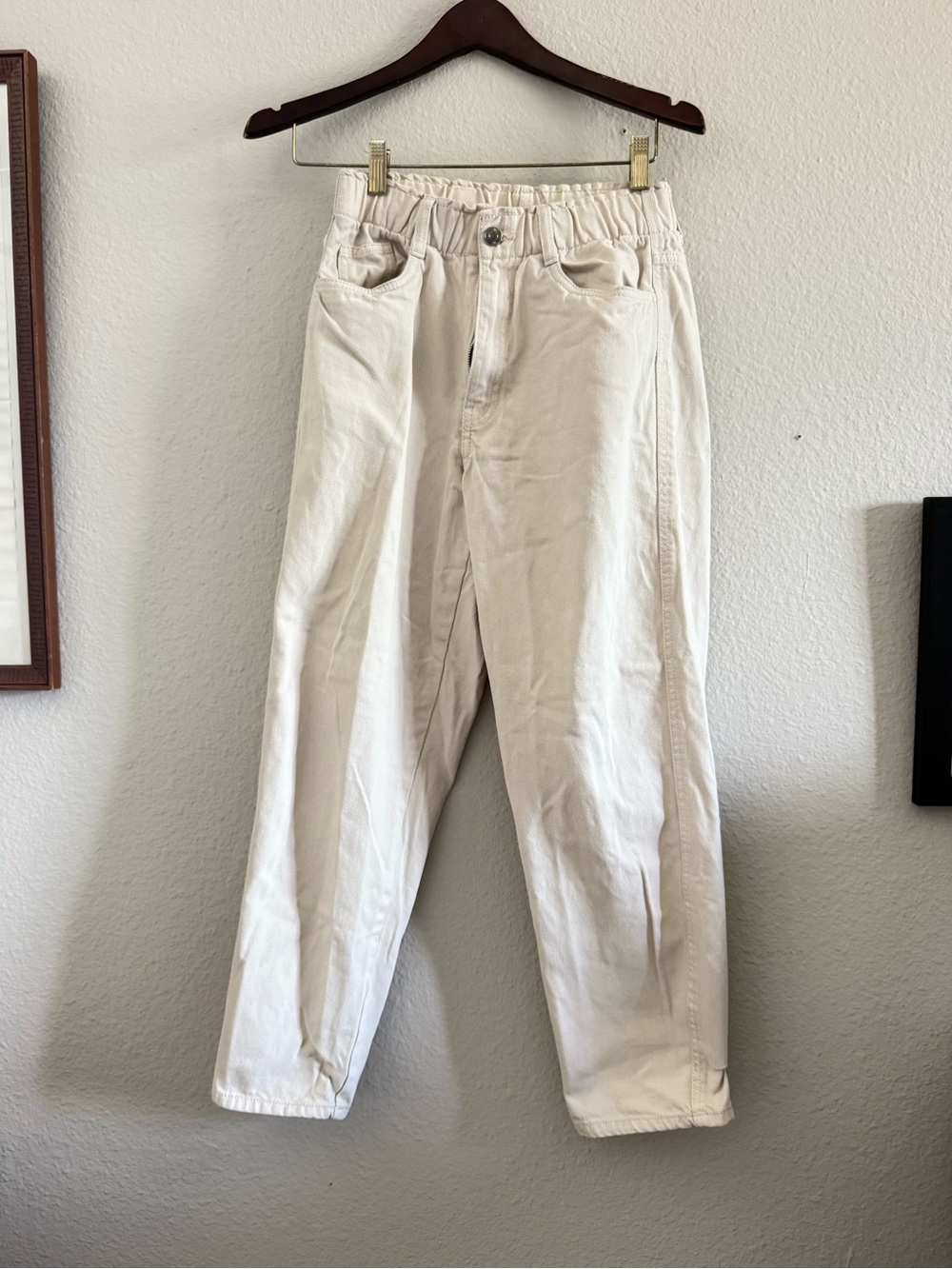 Cream high-rise barrel-leg jeans H&M size 4